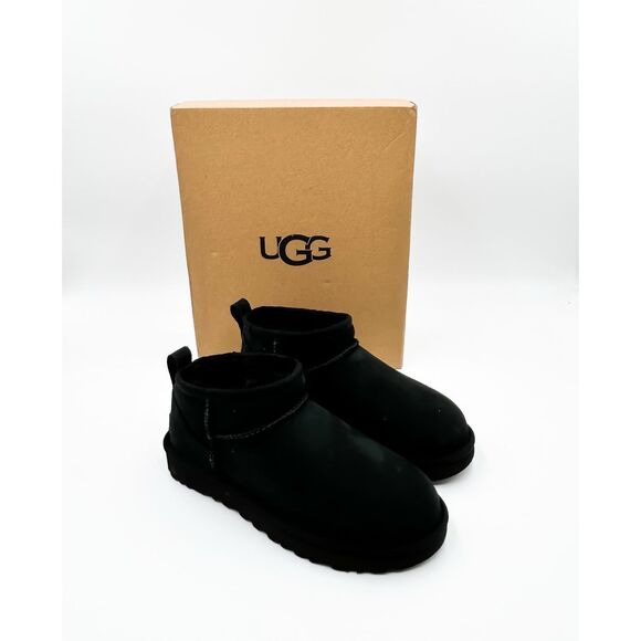 Ugg Classic Ultra Mini Short Boots New in Box Black Size 6 - Picture 1 of 6